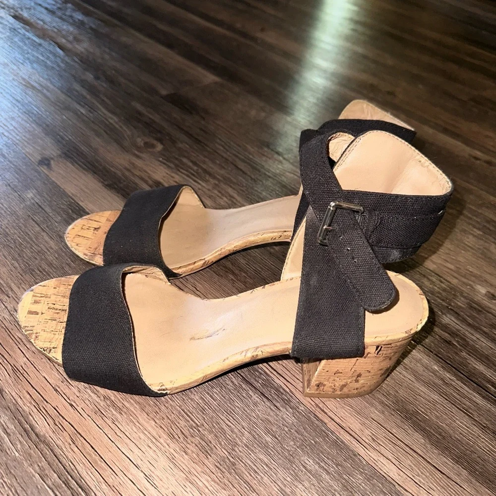 Merona Black and Tan Heels size 9 1/2